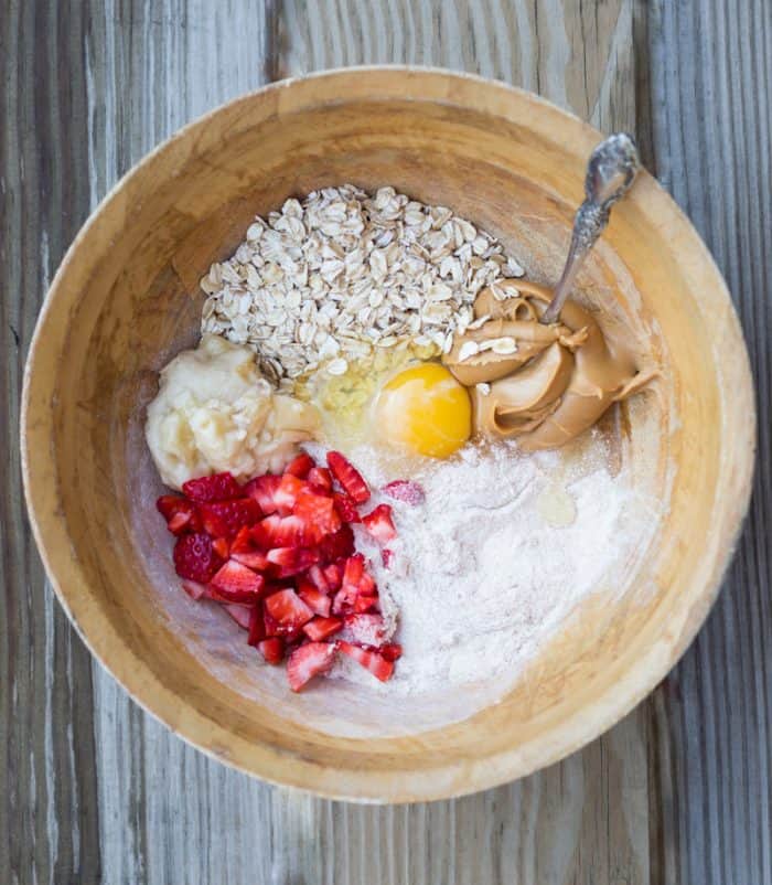 These homemade dog treats are loaded with strawberries, bananas, peanut butter, and oats. Everything you need to keep your dog happy and energized! homemade dog treat recipe